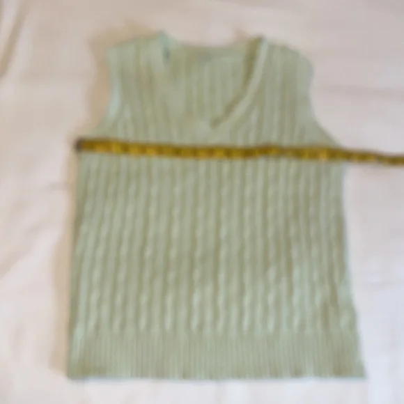 J. Galt Woman’s Cable Knit Vest in Light Green Color Size Small - Picture 6 of 10